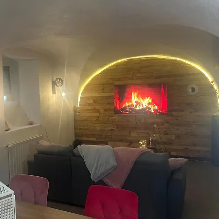 Maison De Bourg Avec Patio *