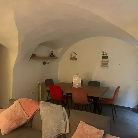 Maison De Bourg Avec Patio