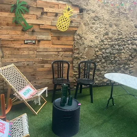 Maison De Bourg Avec Patio